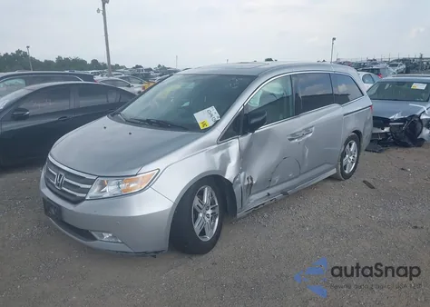 2013 Honda Odyssey Touring/Touring Elite from USA, damaged, VIN 5FNRL5H90DB080955